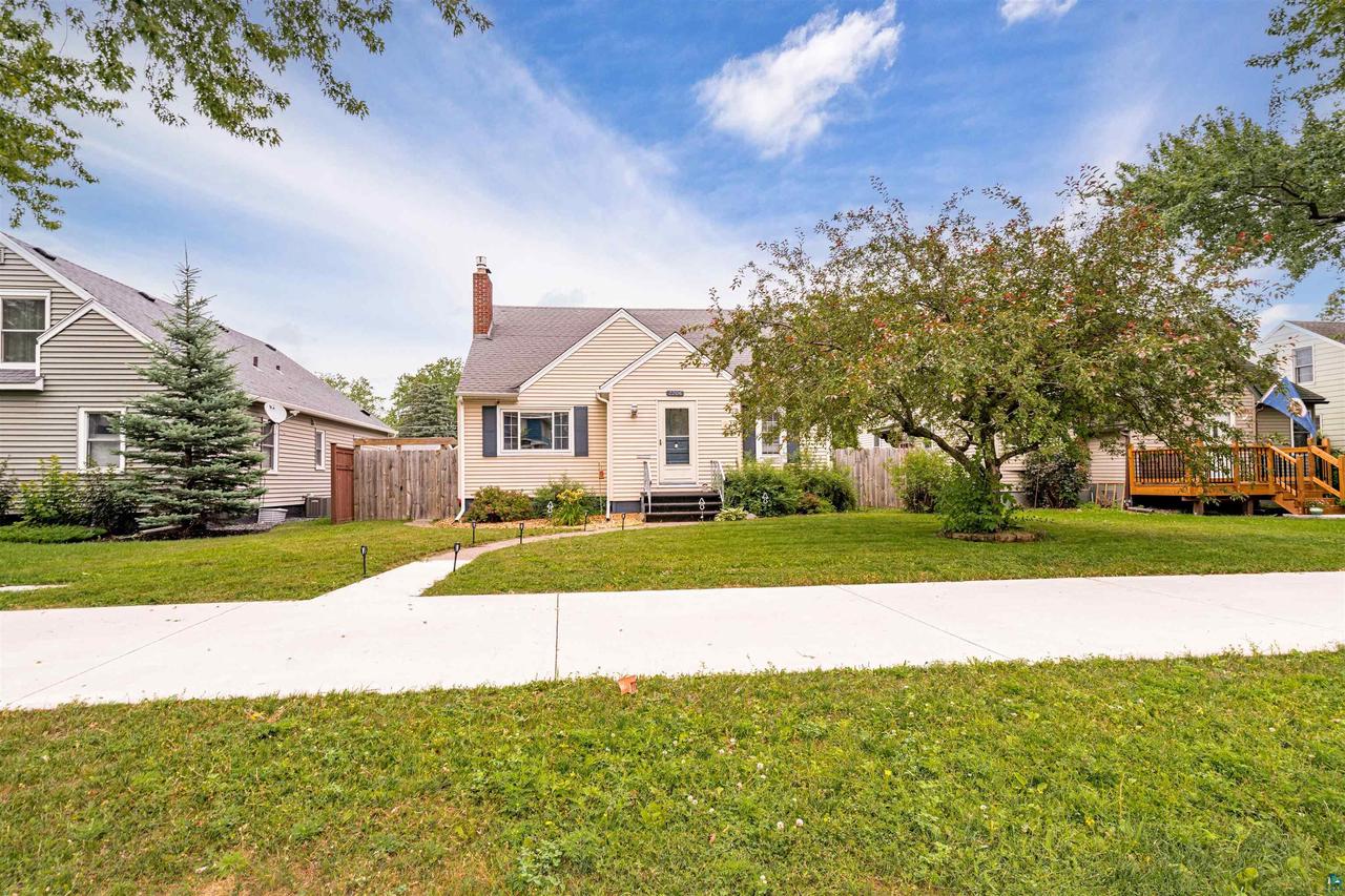 2206 Hammond Ave — photo