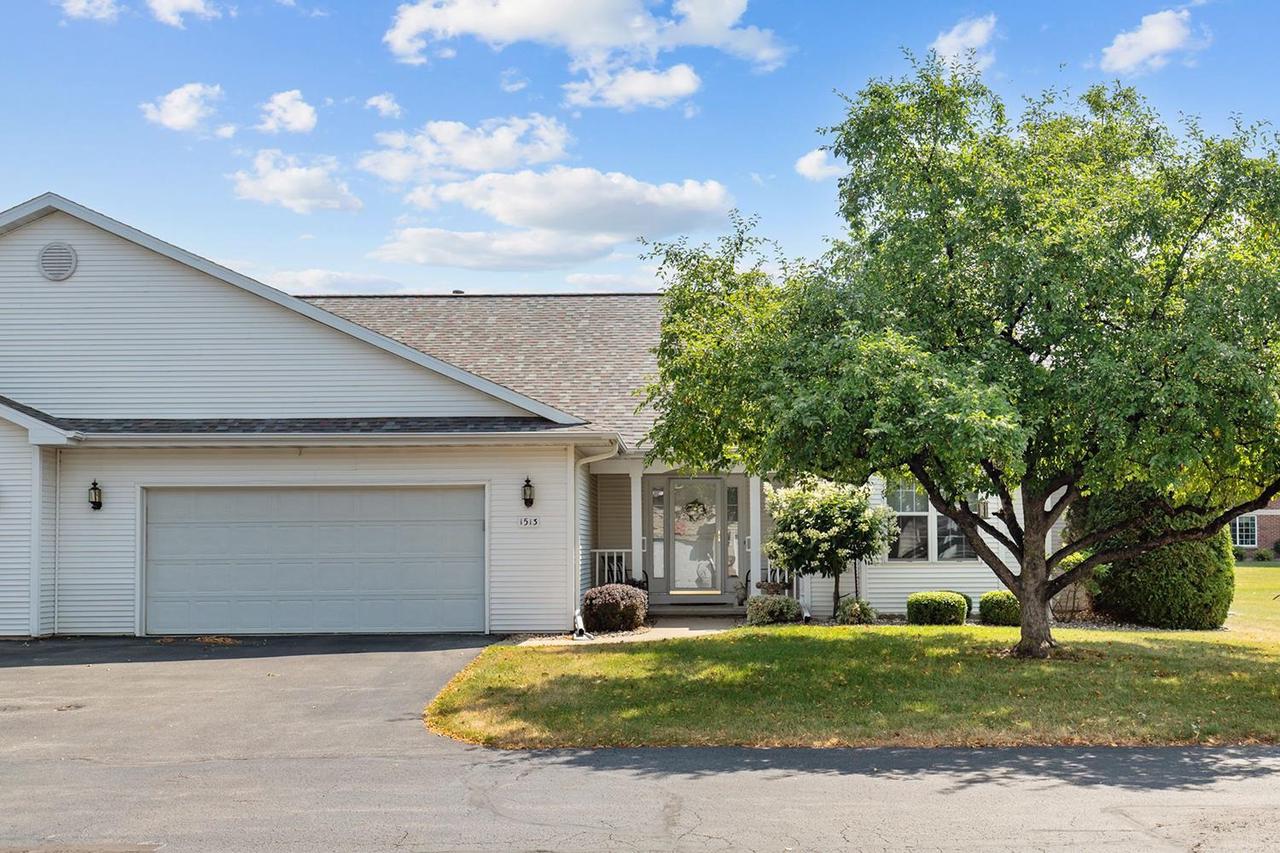 1513 Dickenson Court — photo