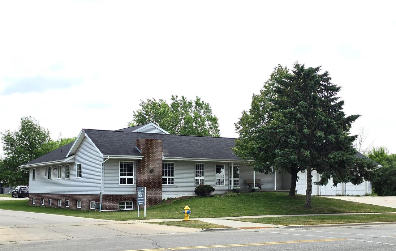 840 N Taylor Street — photo