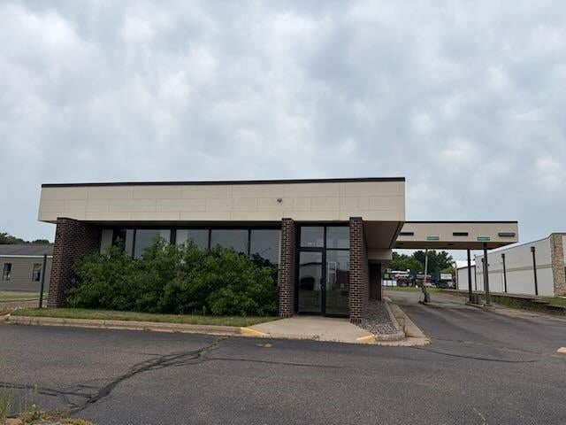 2812 Mall Drive — photo