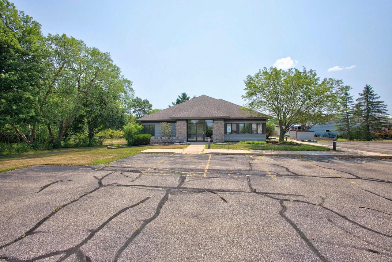 1220 Parkwood Drive — photo