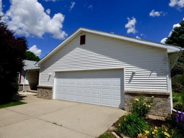 1525 E Williams DRIVE, Beloit, WI 53511 — photo 2
