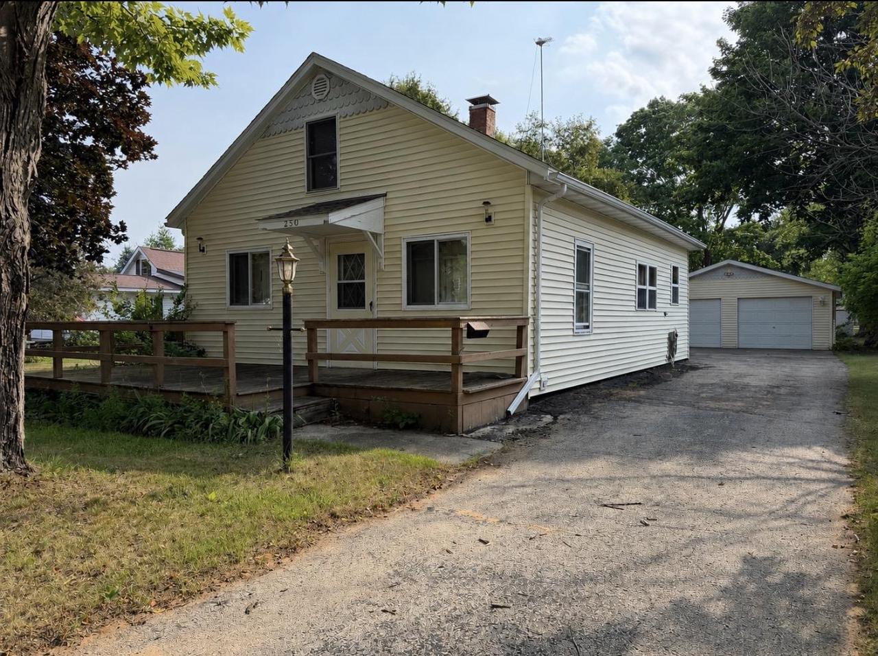 250 S Brown Avenue — photo
