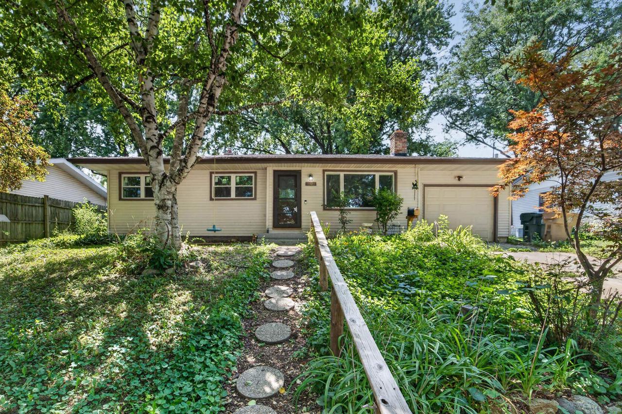 1121 Debra Lane — photo