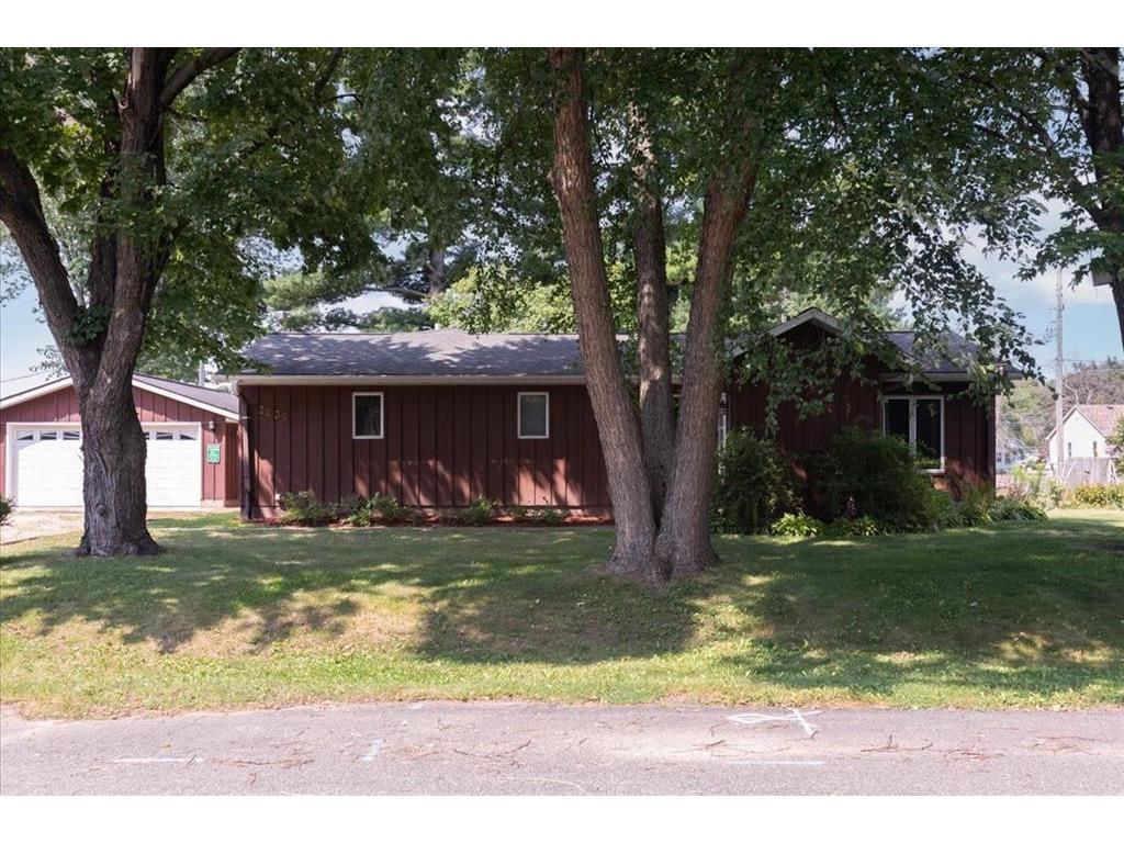 2235 Mathews Street — photo
