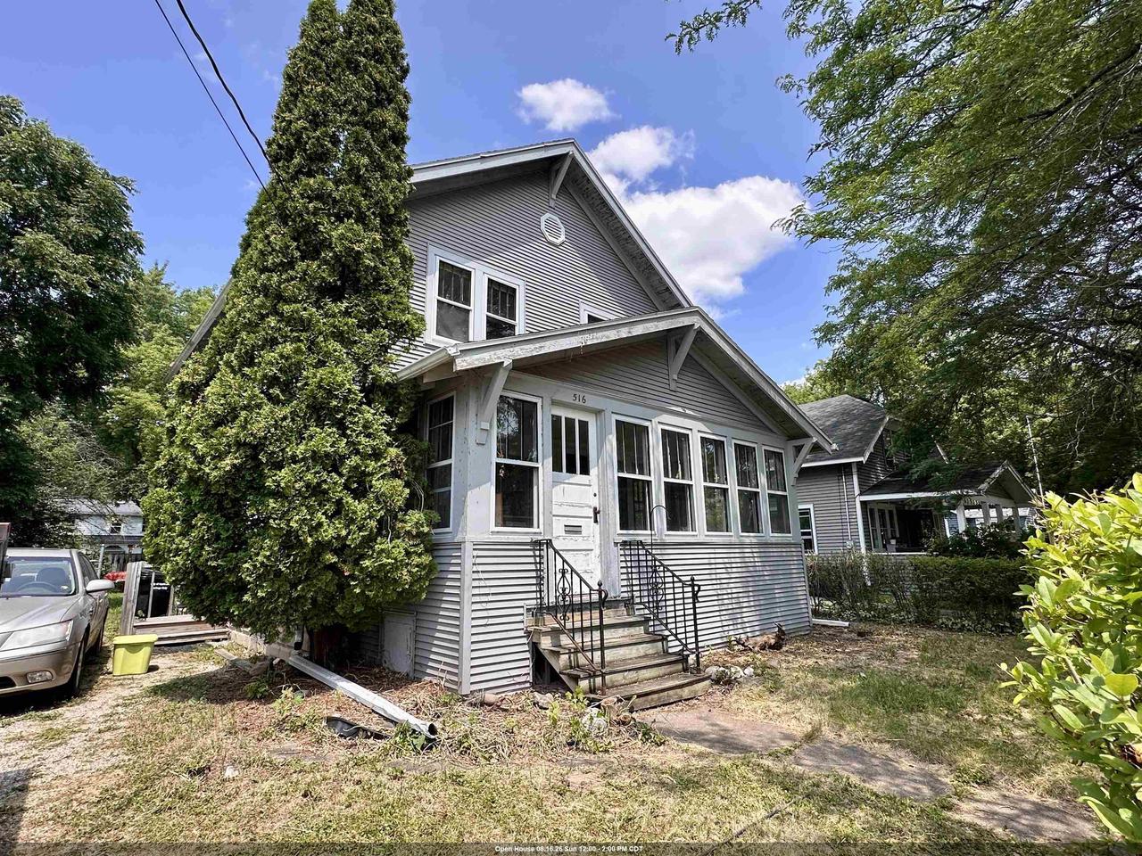 516 E Maple Street — photo