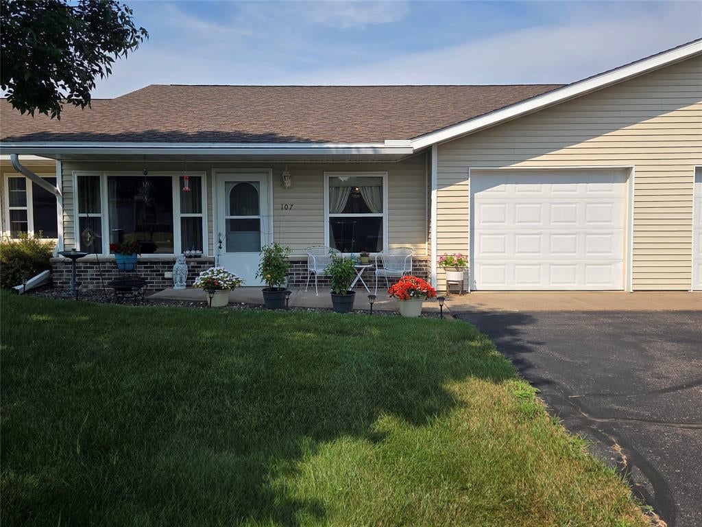 107 Pine Ridge Drive — photo