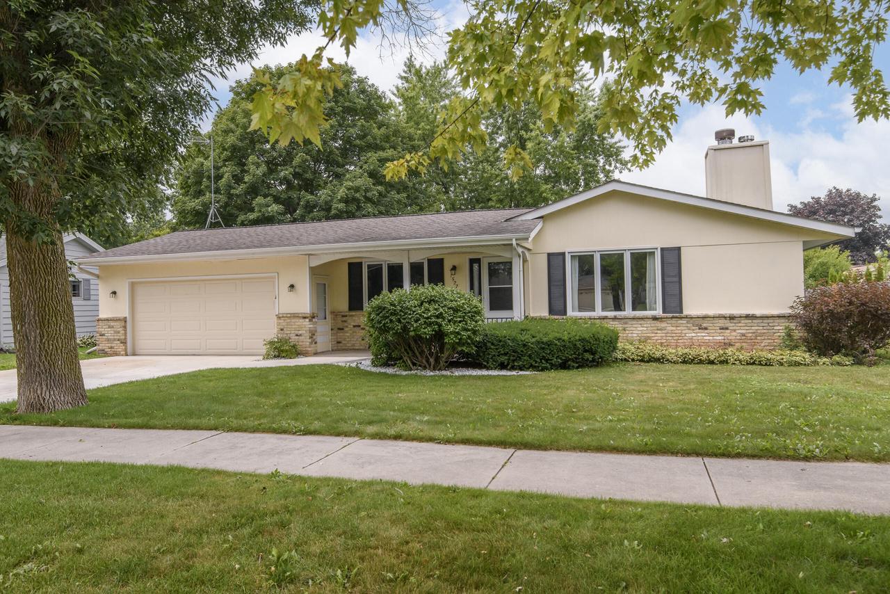 1527 N Holden Street — photo