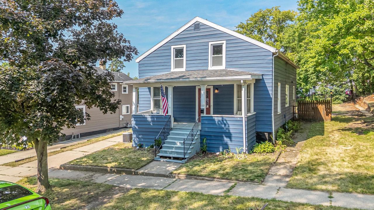 121 S Church Street — photo