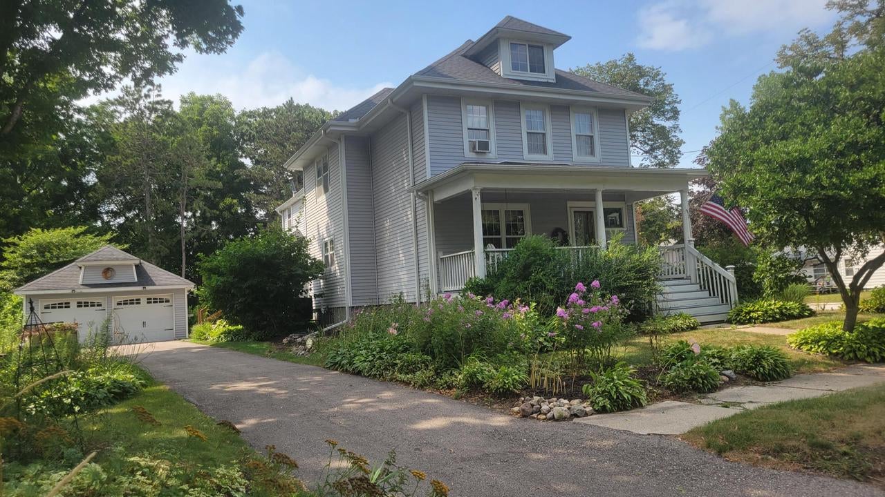303 S Washington Street — photo