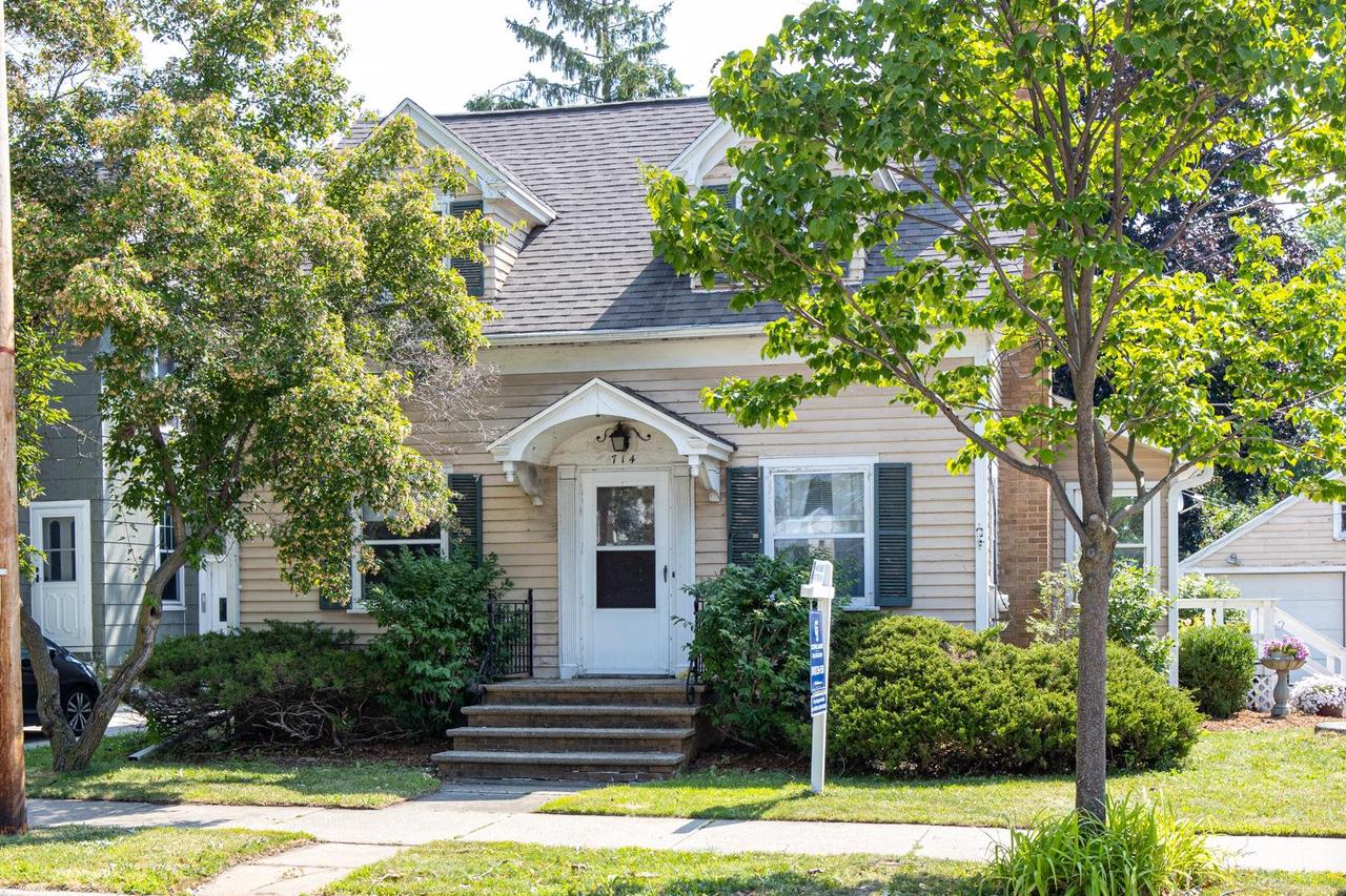 714 N Oneida Street — photo
