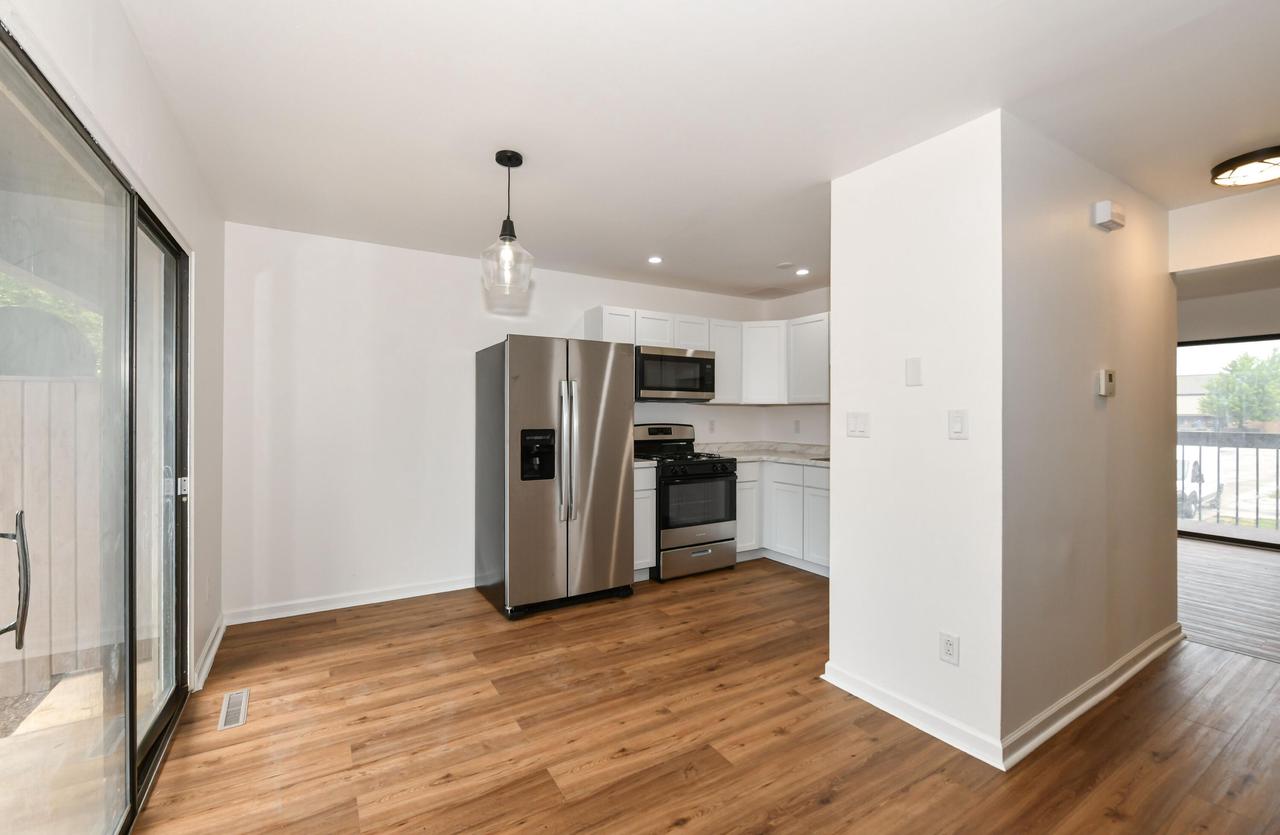 1631 W Edgerton Avenue L — photo