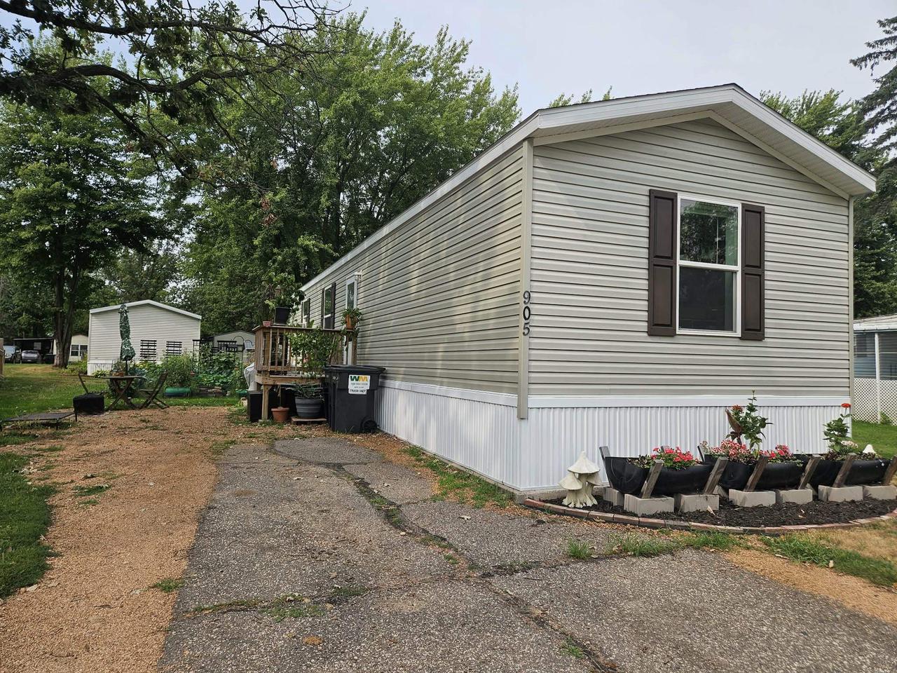 905 E Kalsched Street — photo