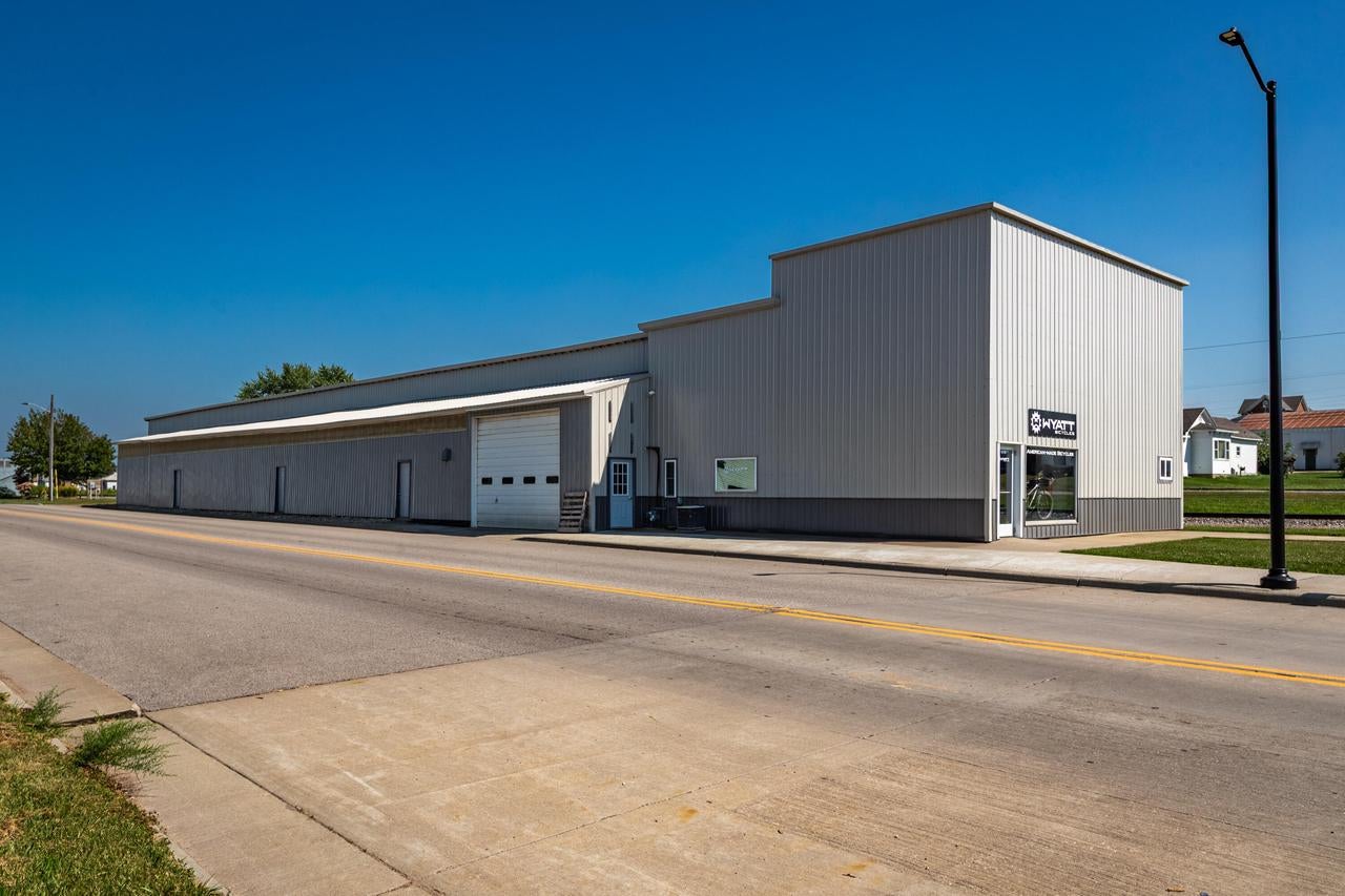 1415 Commercial Street — photo