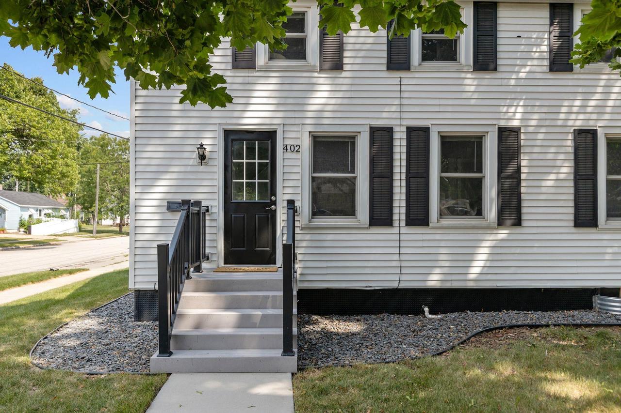 402 e harding dr, APPLETON WI 54915 — photo 2