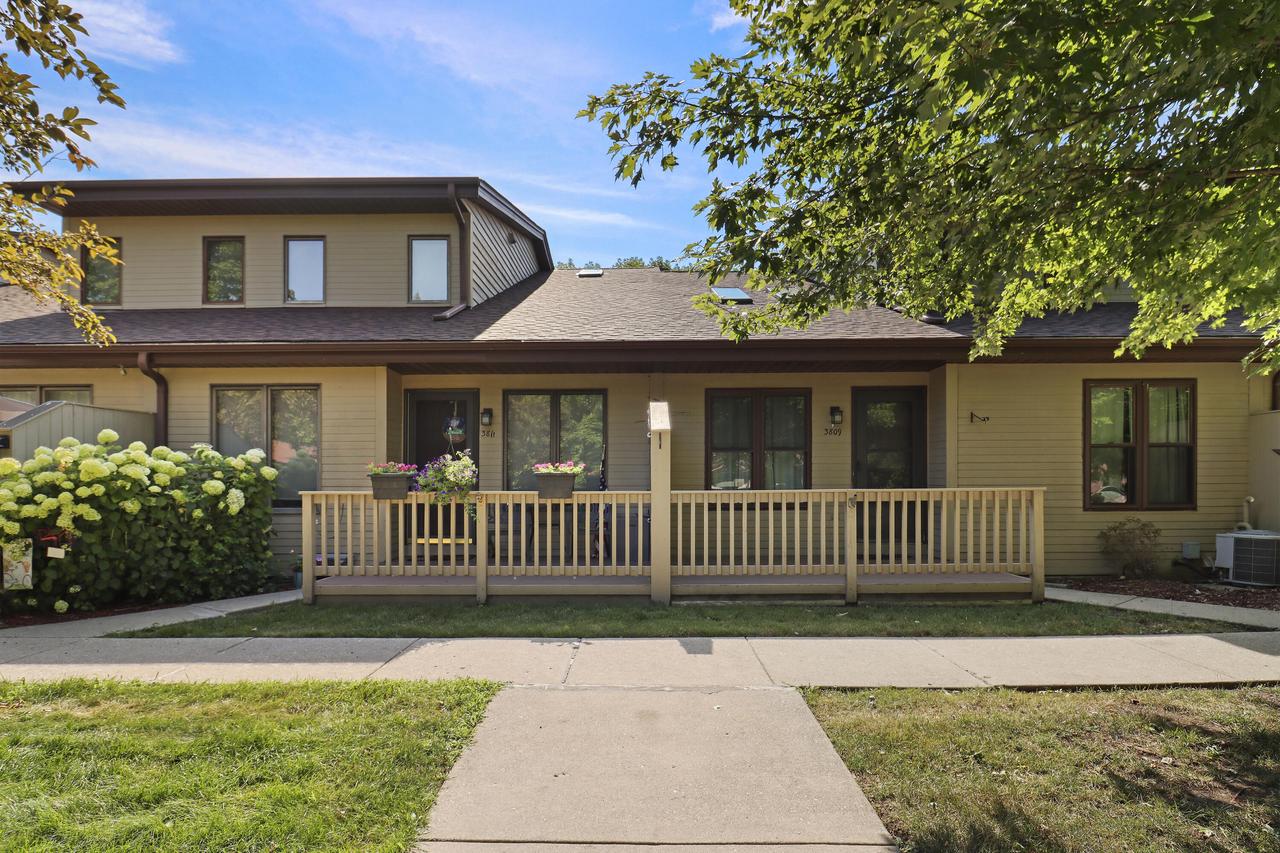 3809 Wyoming Way — photo