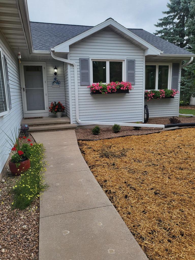209 Windfield Court, Wrightstown, WI 54180 — photo 2