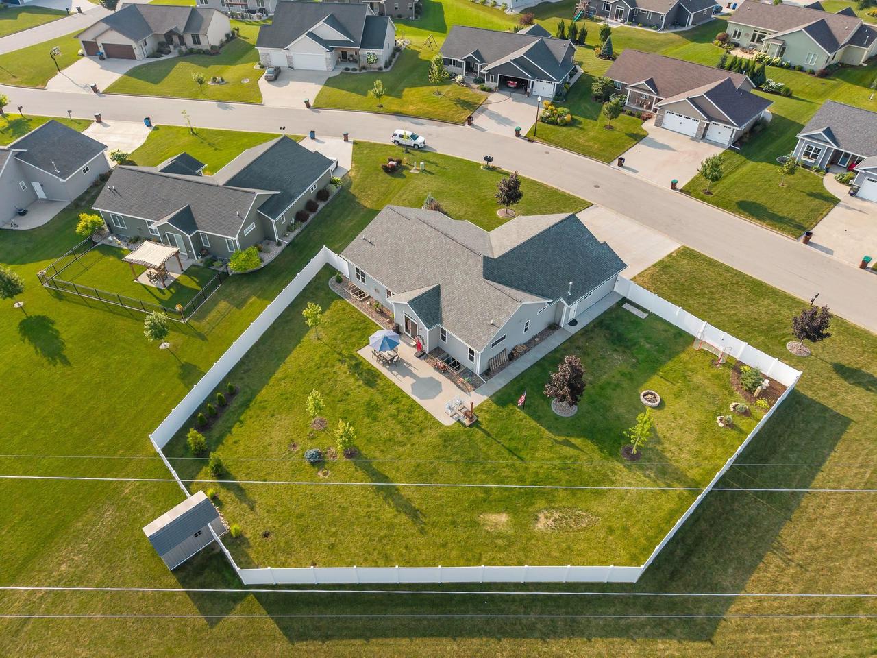 2818 W Hidden Pine Drive, Grand Chute, WI 54913 — photo 2