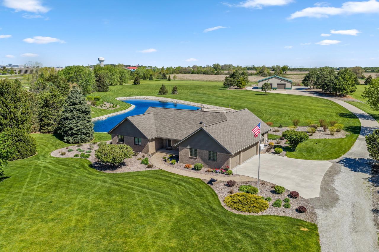 8118 Dunkelow ROAD, Franksville, WI 53126