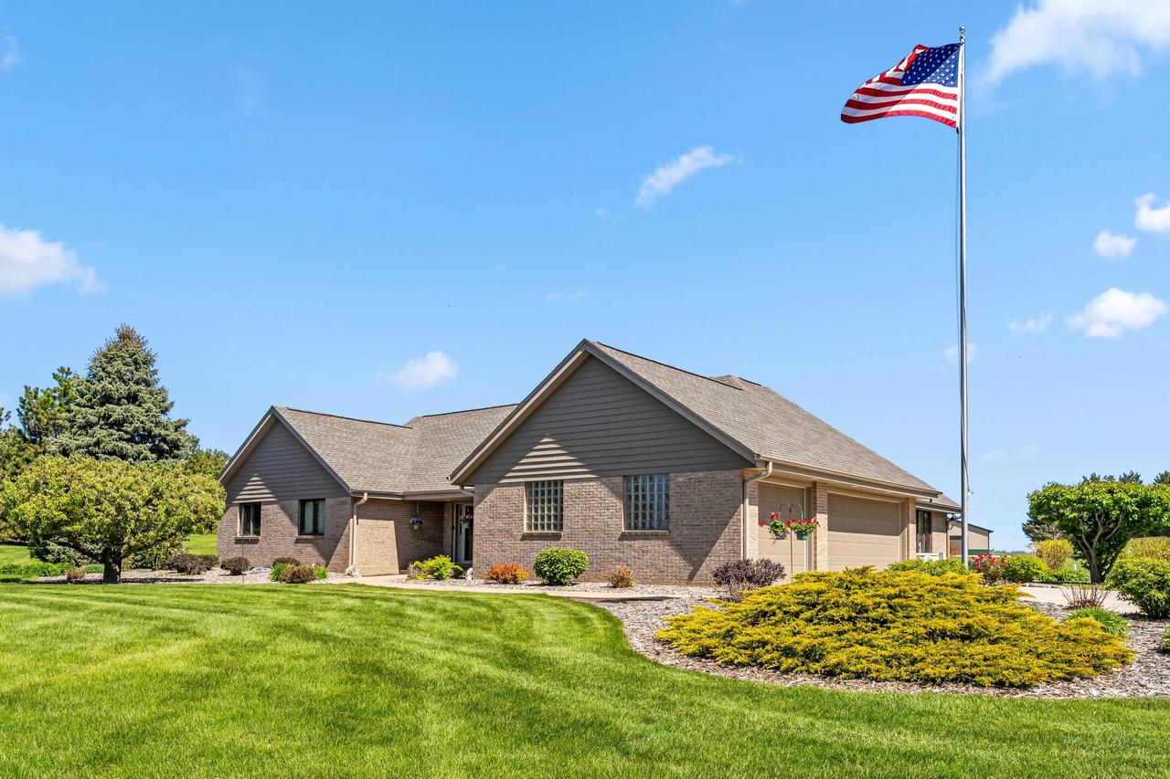 8118 Dunkelow ROAD, Franksville, WI 53126 — photo 2