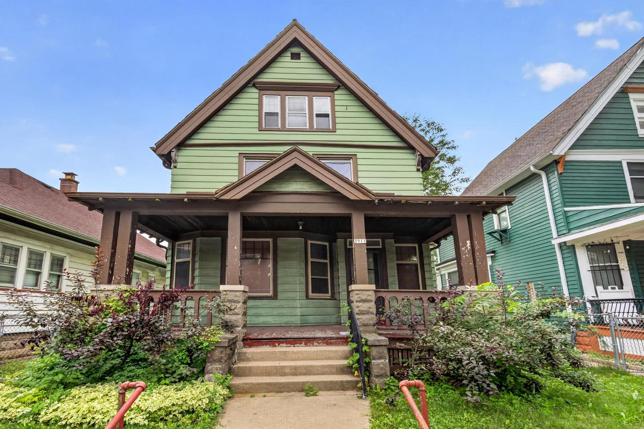 3911 W Roberts Street — photo