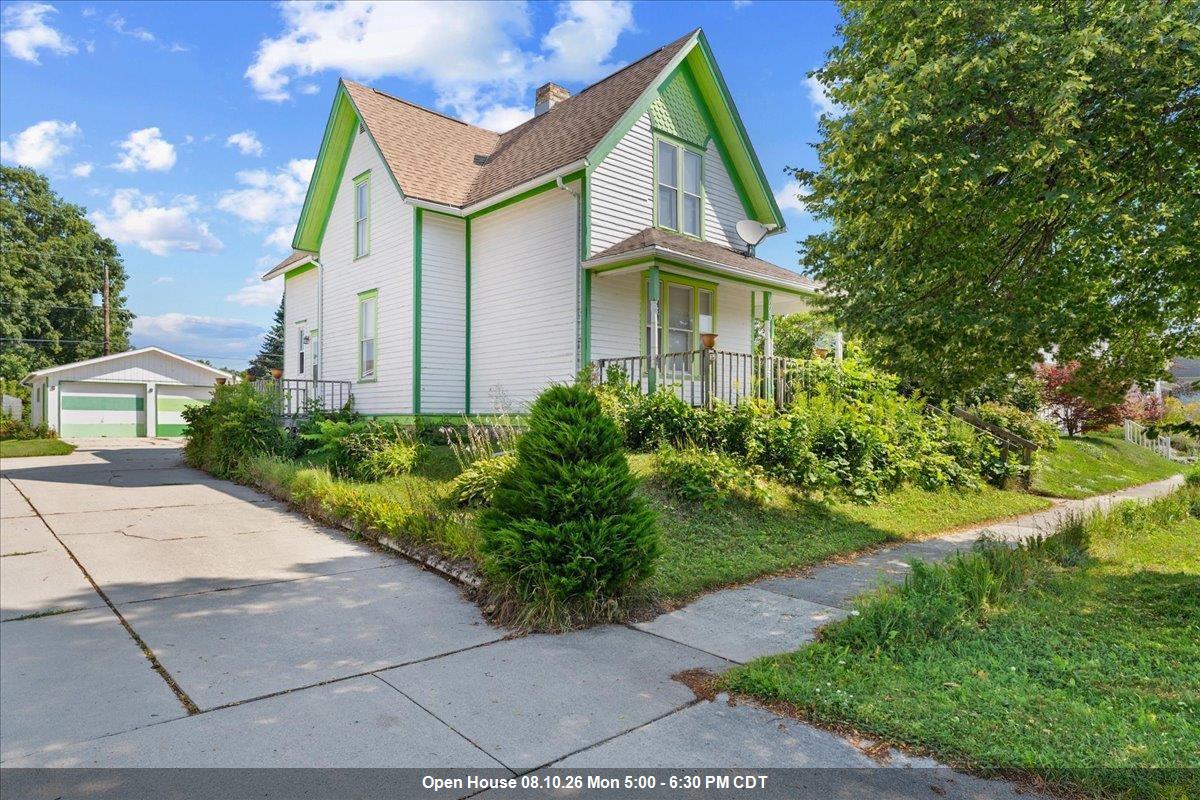 625 Center Street — photo
