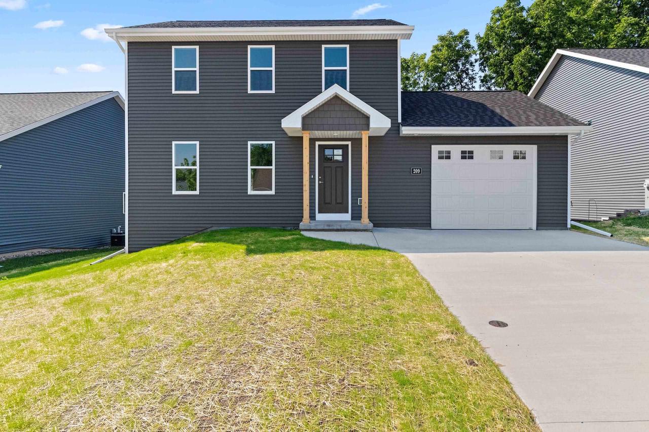 209 Evergreen Lane — photo