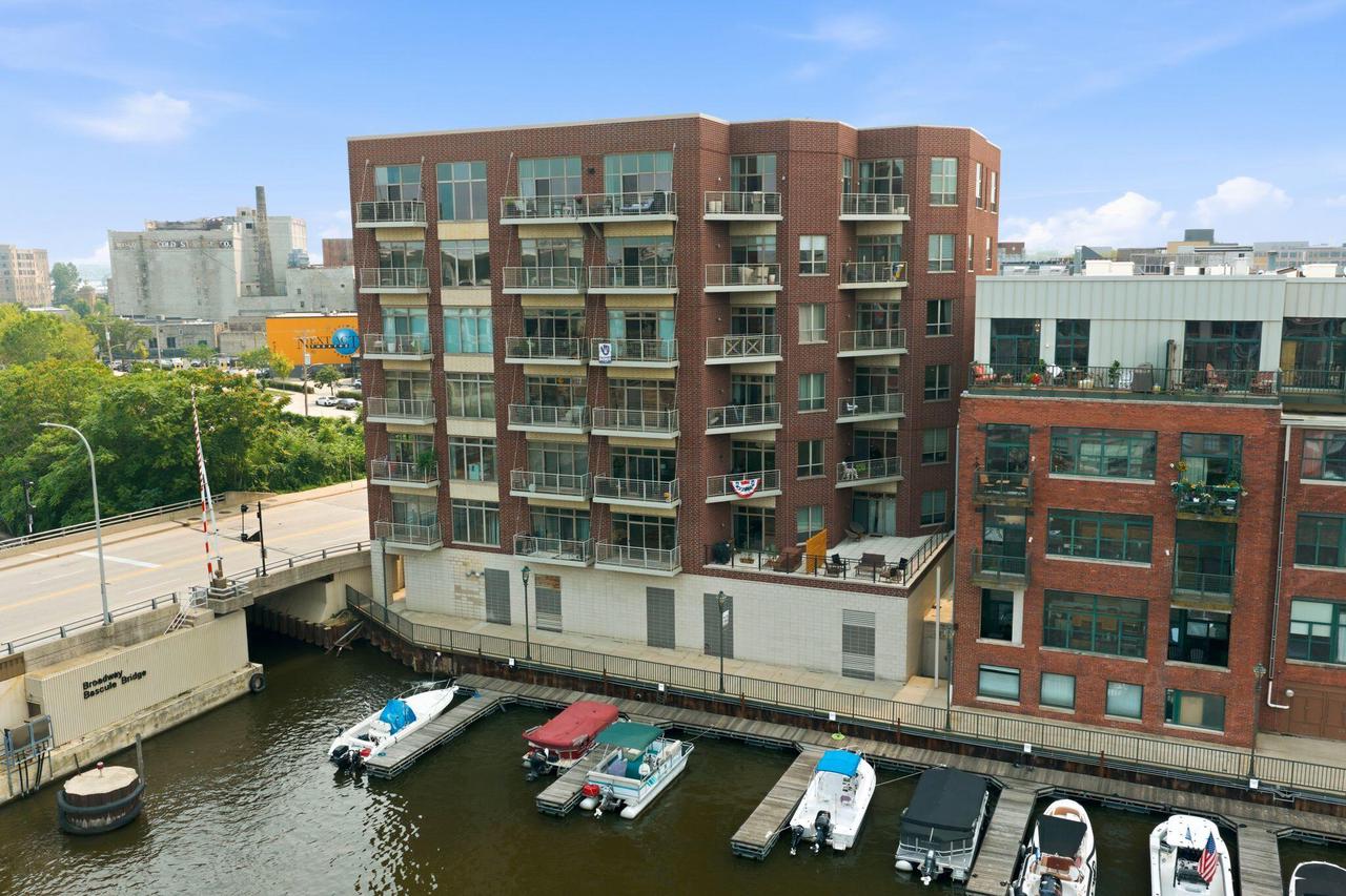 210 S Water Street 516 — photo