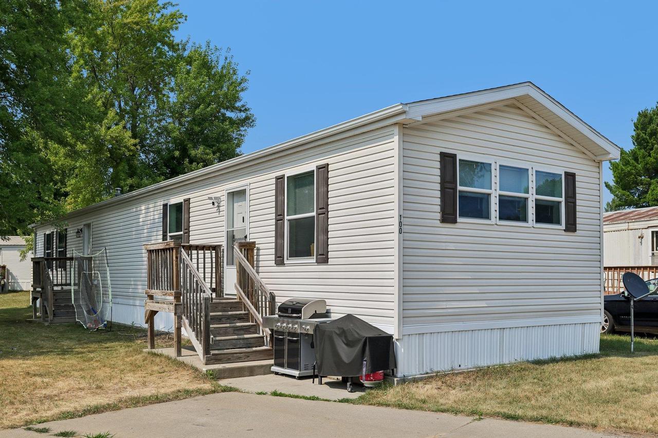 100 Crimson DRIVE, Reedsburg, WI 53959 — photo 2