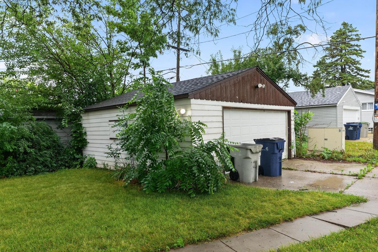 8000 W Mill ROAD, Milwaukee, WI 53218 — photo 3