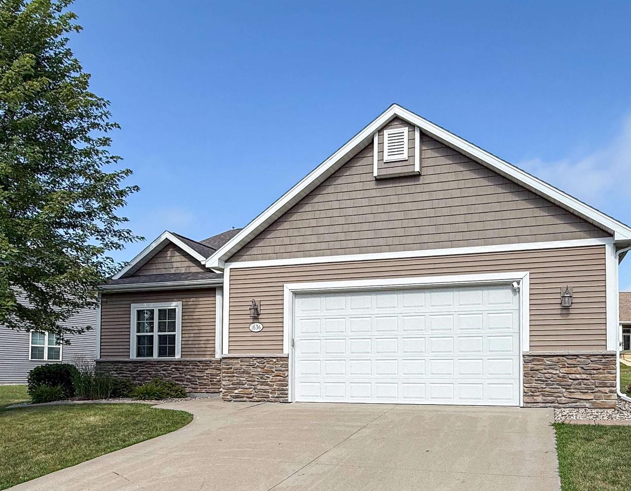1636 Oak Hollow Lane — photo