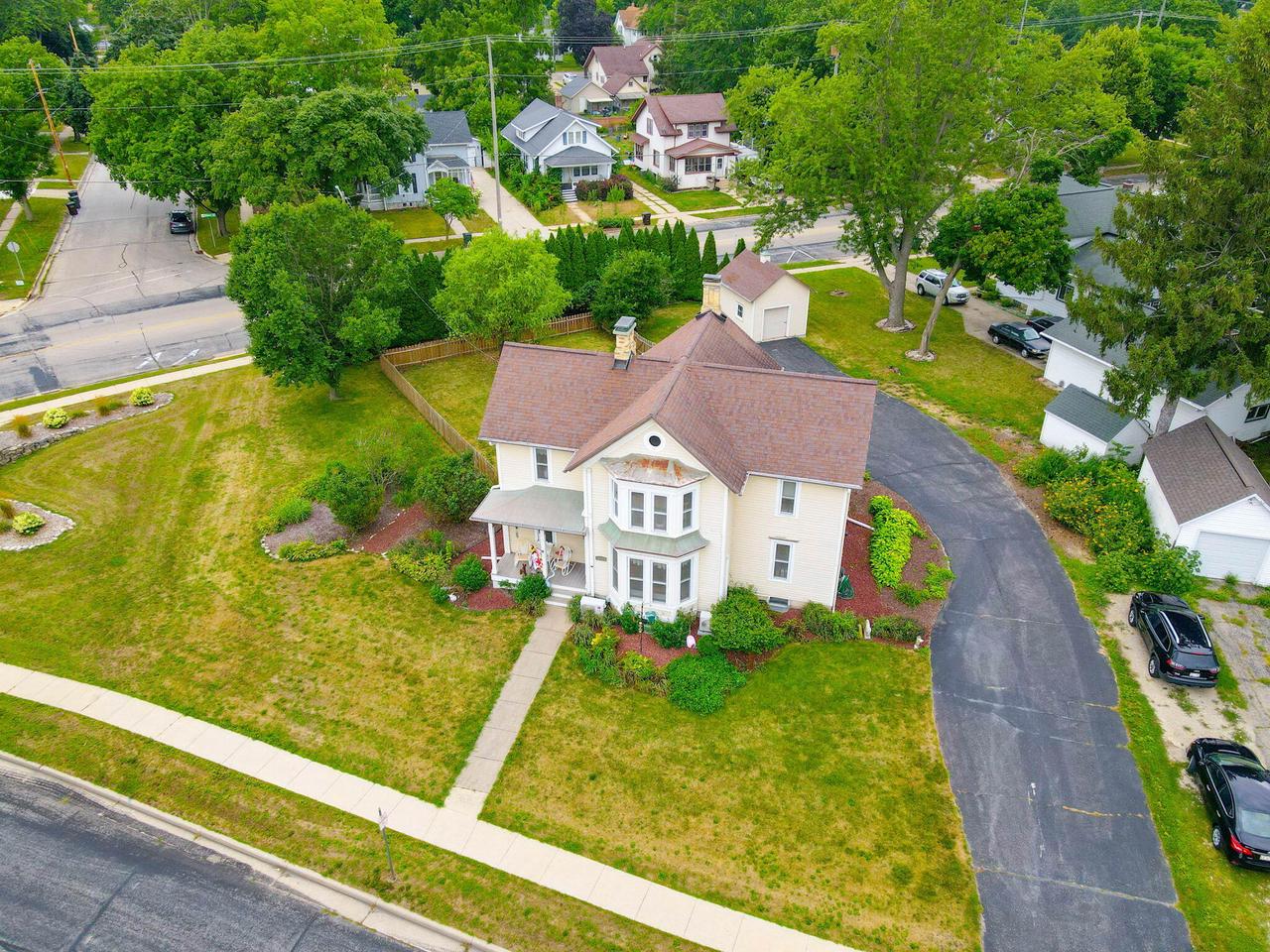 332 Riverside DRIVE, Fort Atkinson, WI 53538 — photo 3