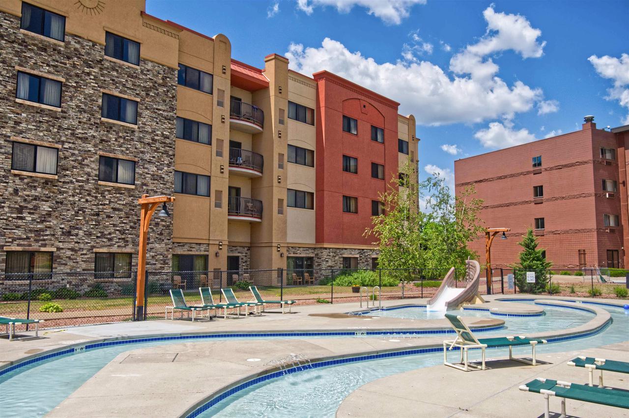 2411 River Road 2423 — photo