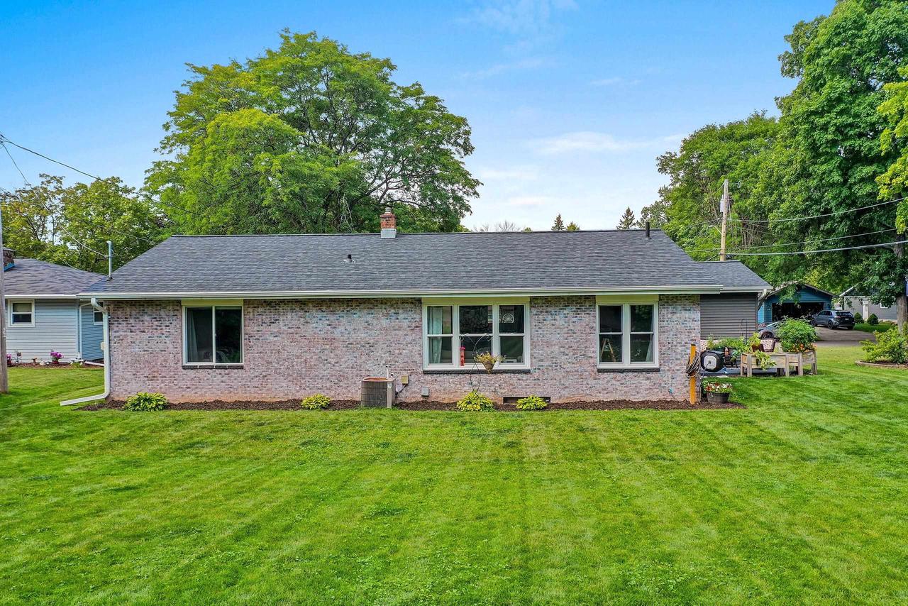1221 E Hanson Drive, Appleton, WI 54915 — photo 3