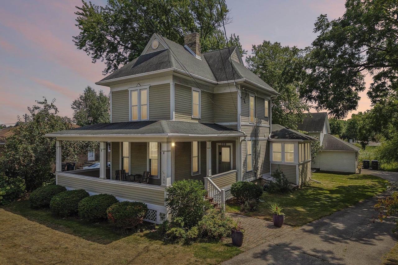 306 W Lake Street — photo