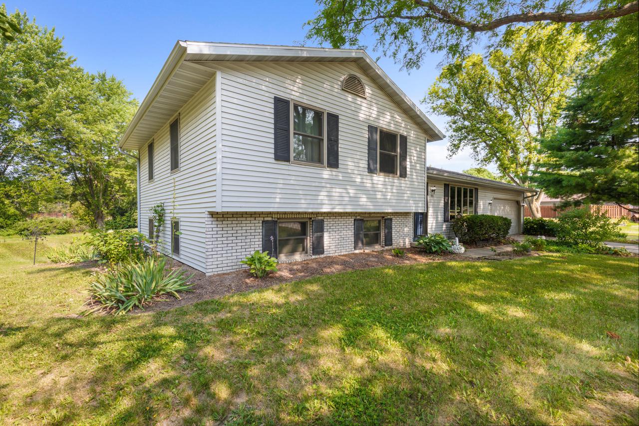 921 Wesley ROAD, Oregon, WI 53575 — photo 2