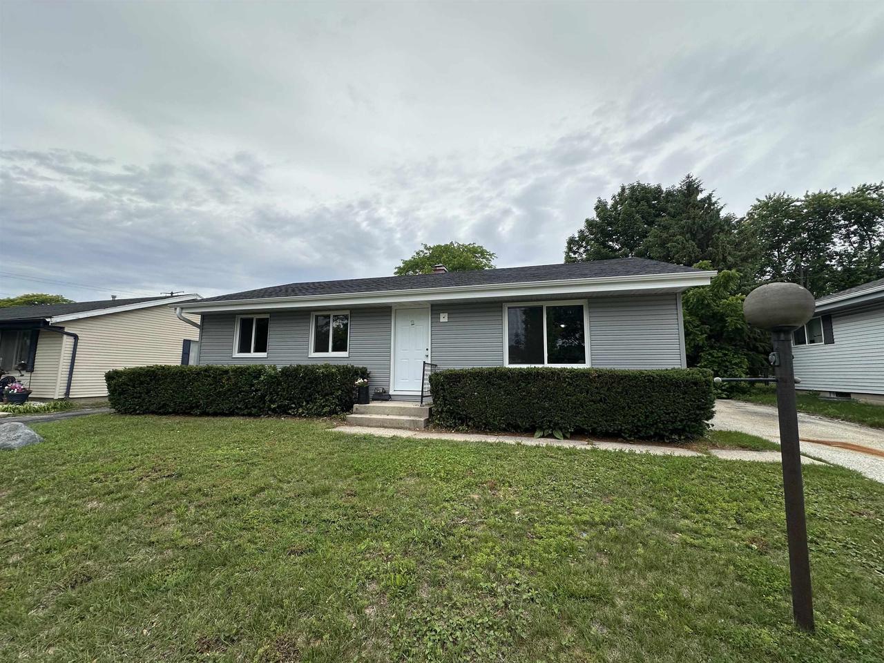 6656 W Brentwood Avenue — photo