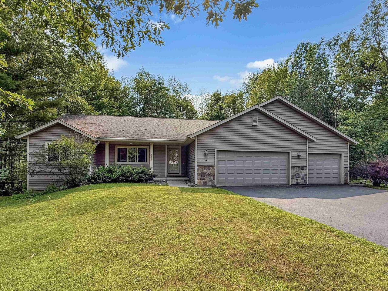 850 Wedgewood Drive — photo