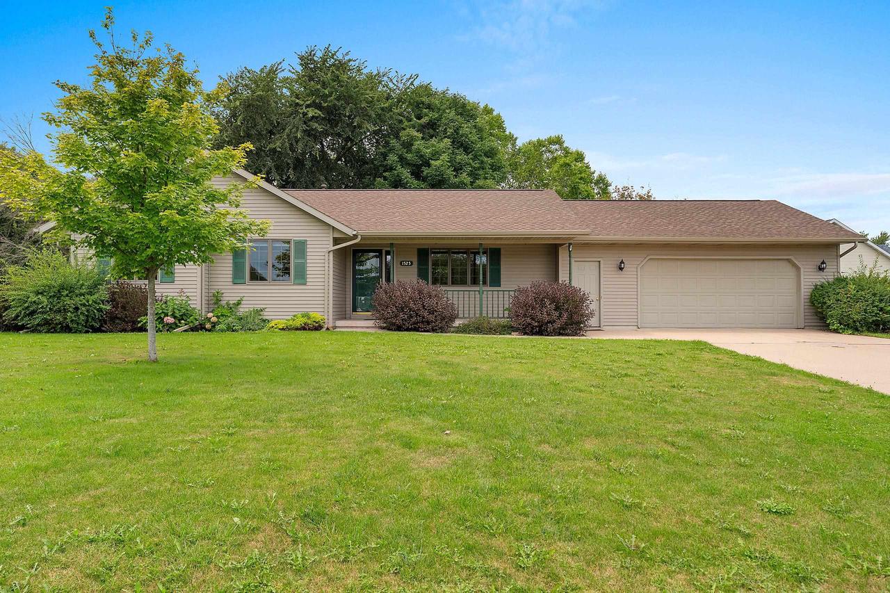 1525 Parkview Drive — photo