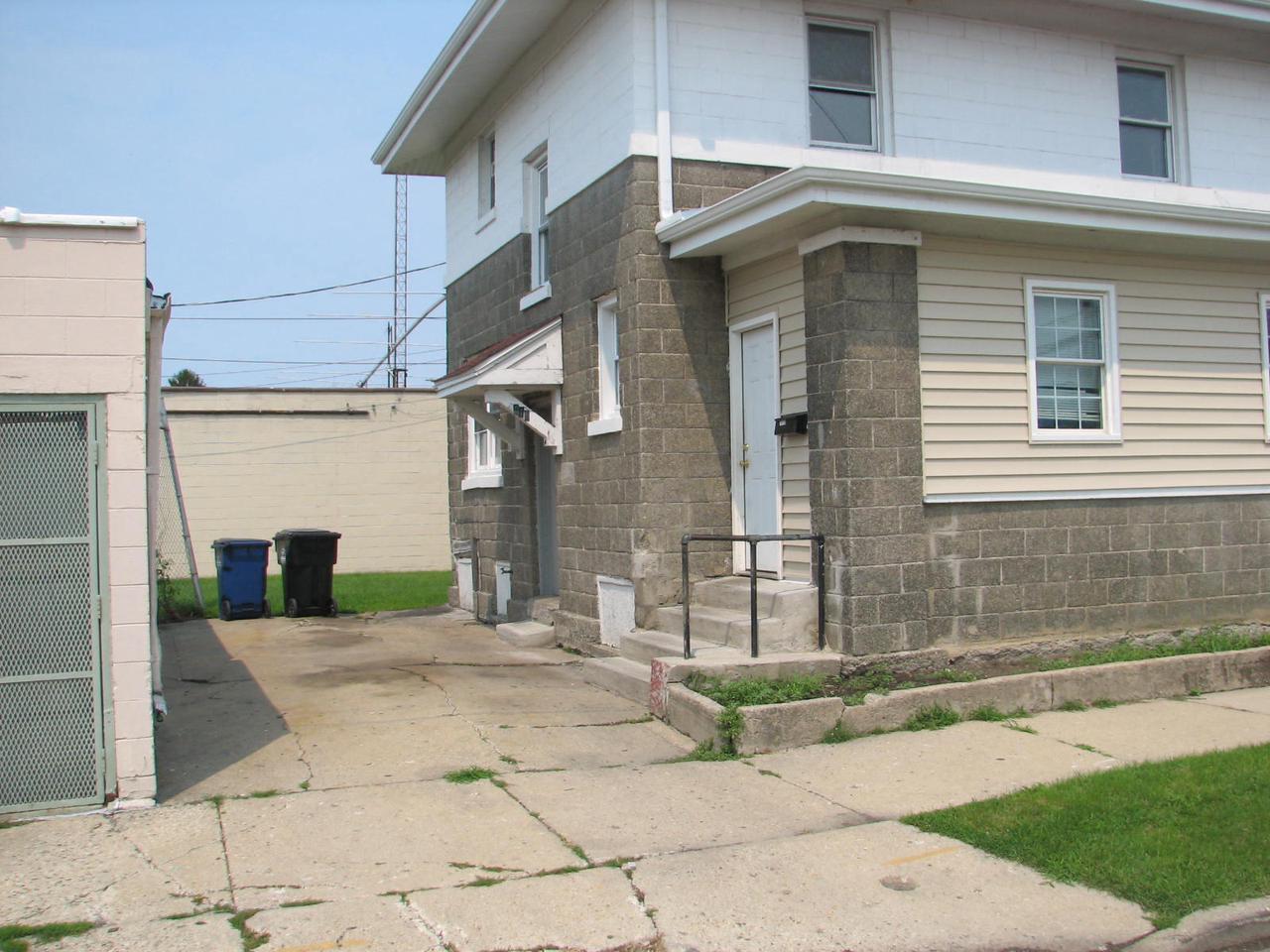 1018 Caron Butler DRIVE, Racine, WI 53403 — photo 2