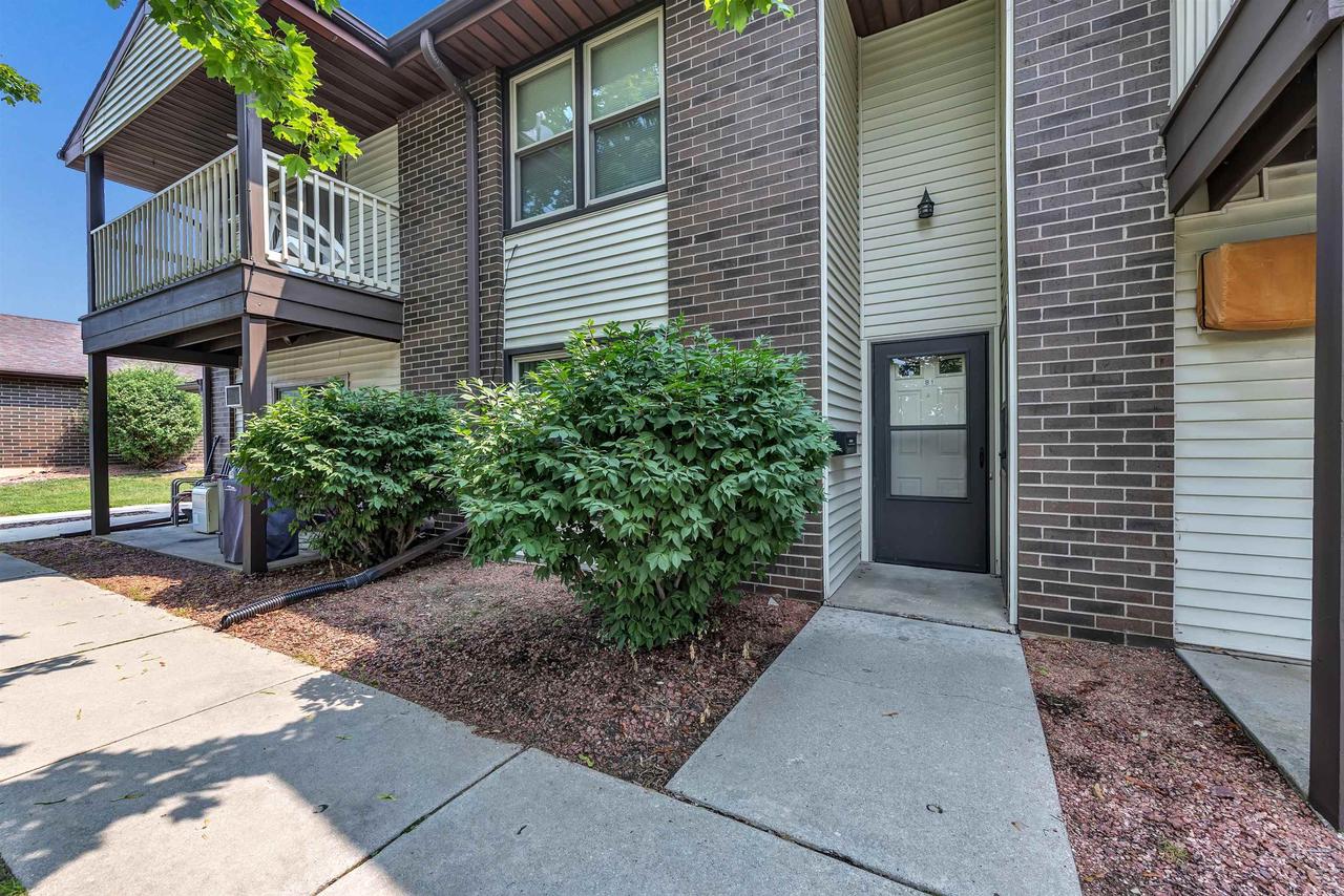 1045 Marvelle Lane B1 — photo
