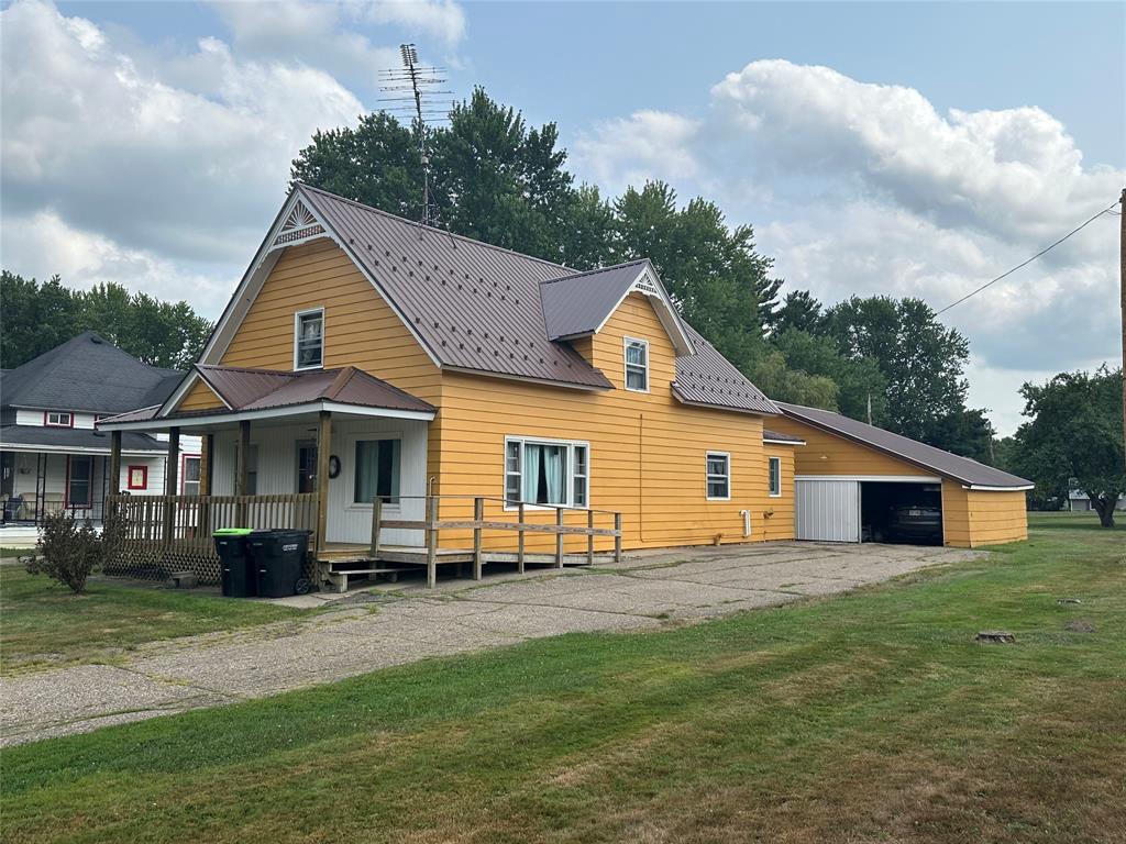 222 E Main Street — photo