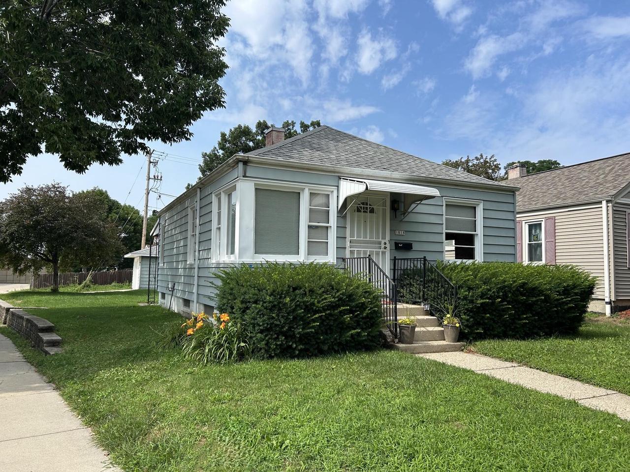 1818 E Fernwood Avenue — photo