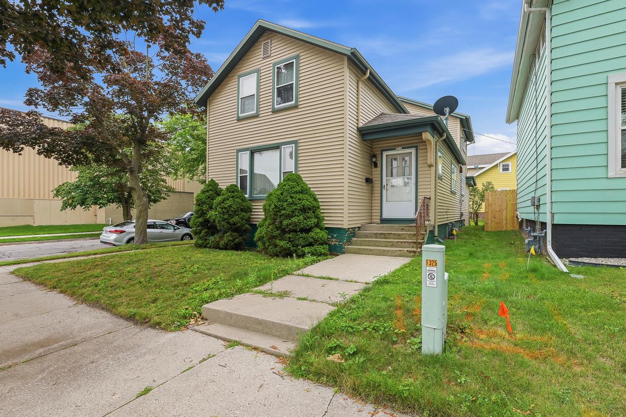 321 Washington Court — photo