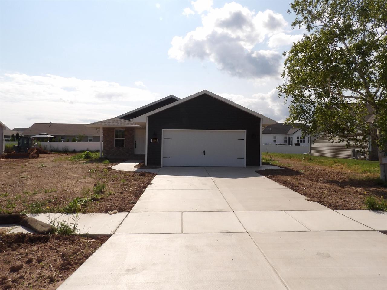 2509 Lawrence Drive — photo