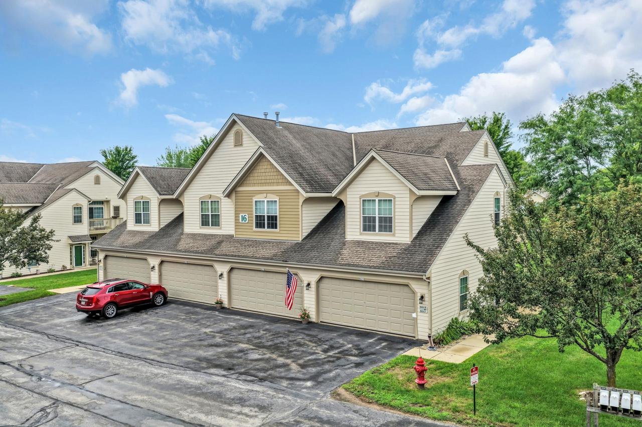 8615 S Stratford Road 102-16 — photo