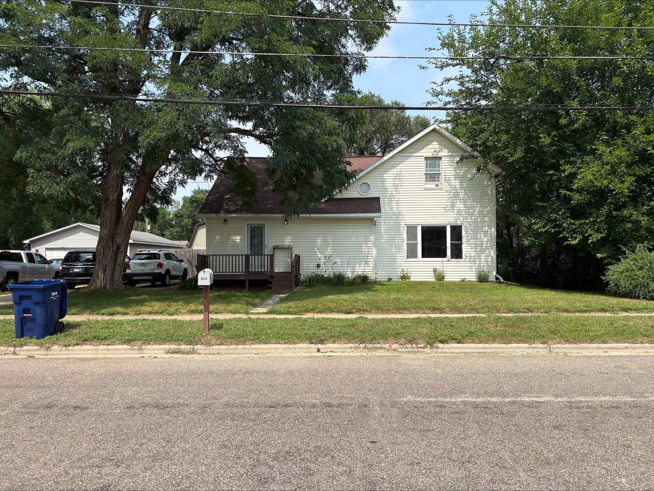 914 Walrath Street — photo