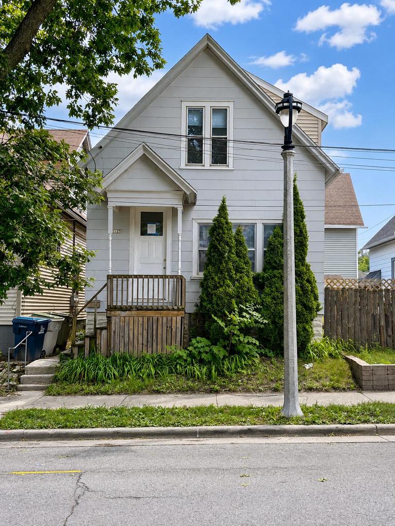 1125 E Clarke Street — photo