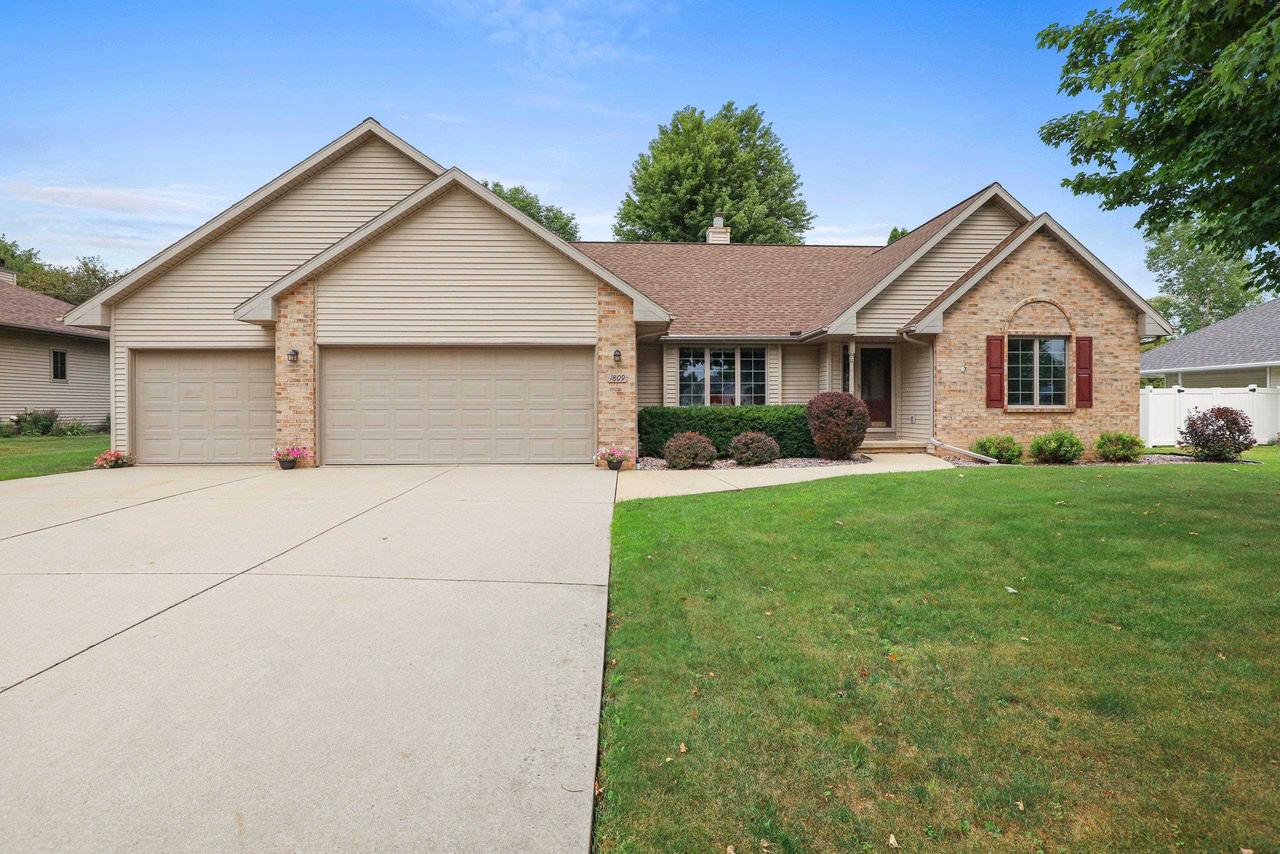 1809 Saddlebrook Lane — photo