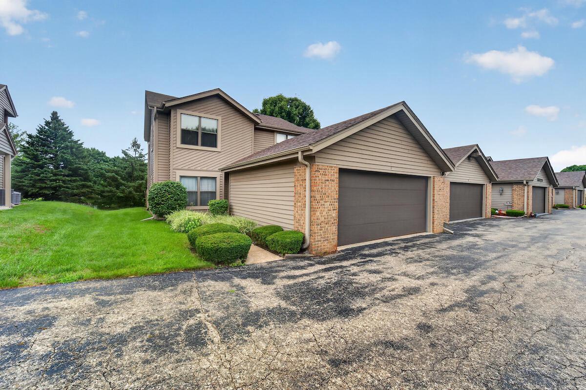 5533 Cambridge Lane 1 — photo